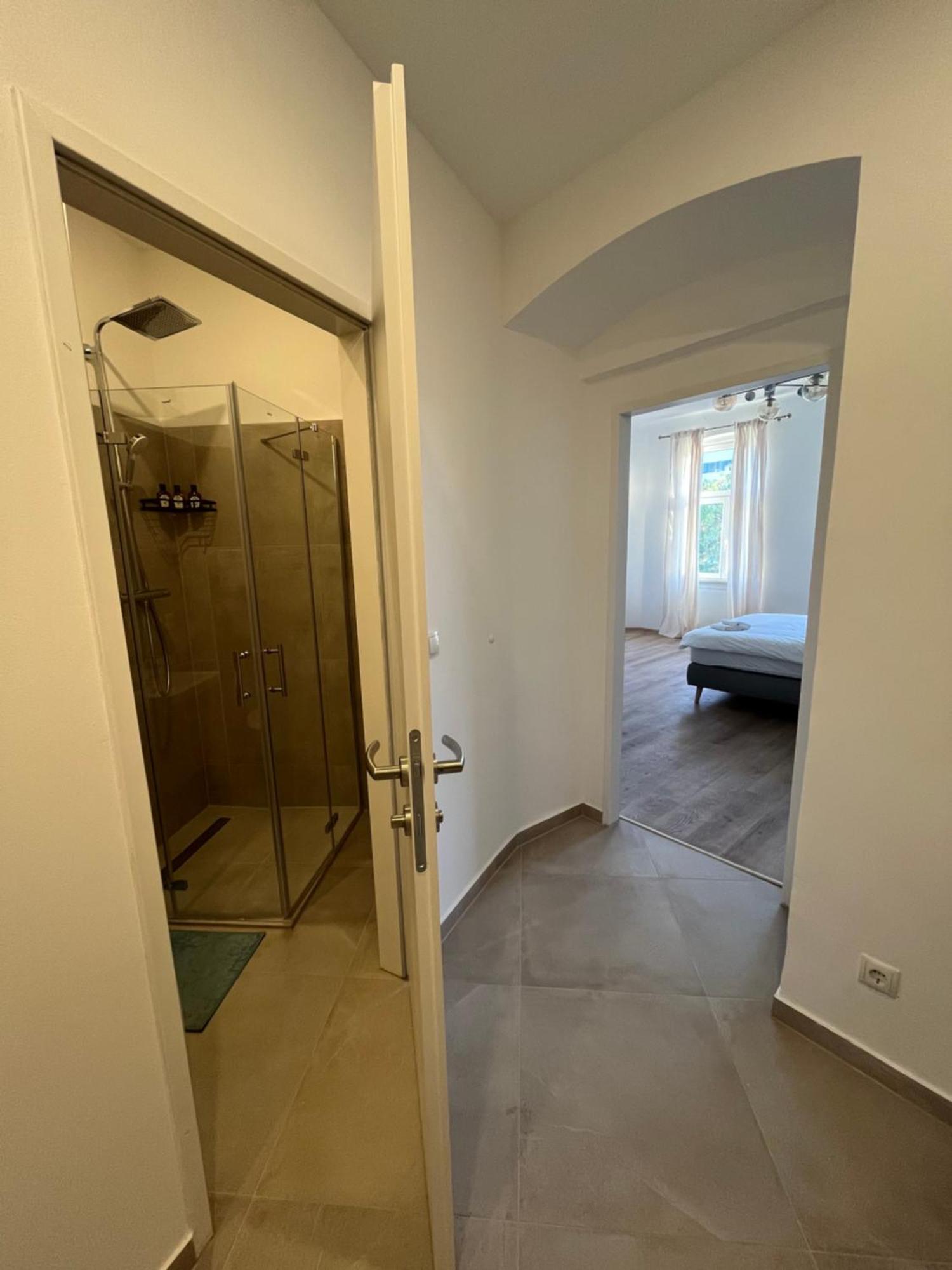 Apartment Schoenbrunn Near Metro Vienna Luaran gambar